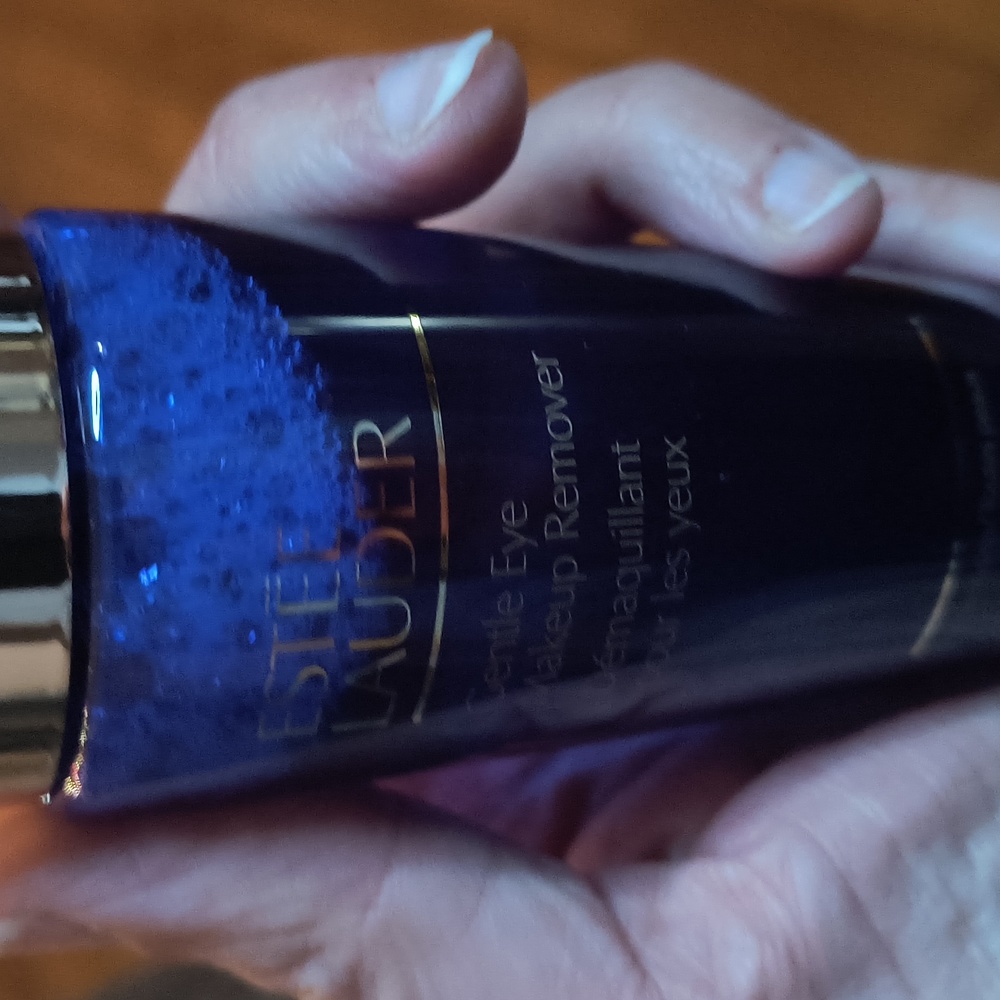 El eye makeup remover